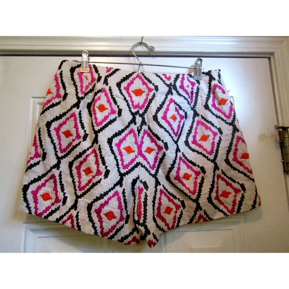 Ann Taylor Loft The Riviera Shorts 100% Linen Aztec Embroidered Size 8 - Picture 3 of 7